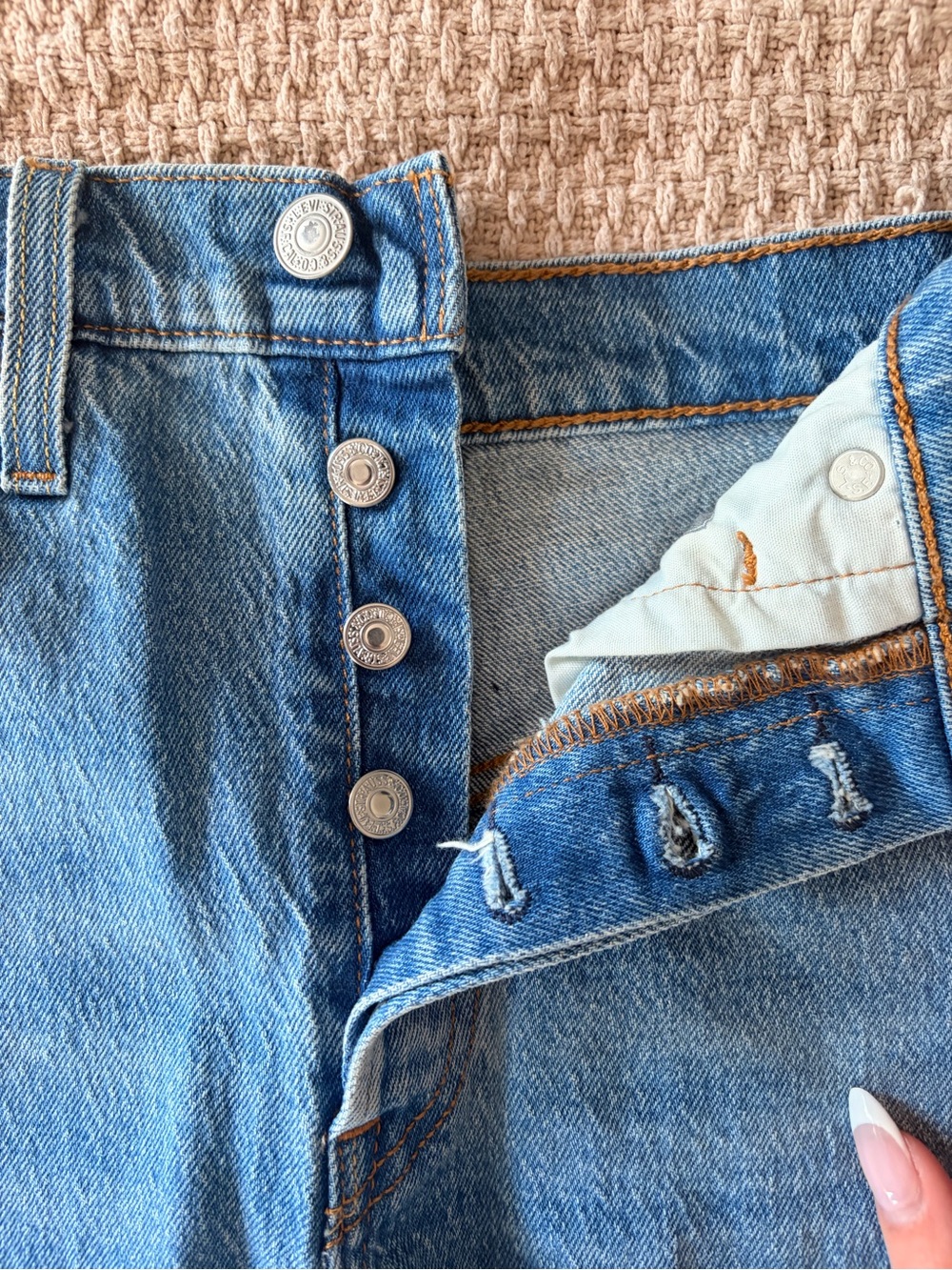 Levi’s 501 Original Medium Blue Denim Shorts - Picture 4 of 6